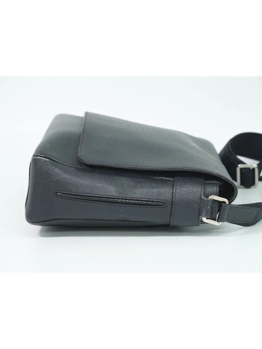 Louis Vuitton LV Roman MM Taiga Leather Shoulder Bag Boreal Dark Navy